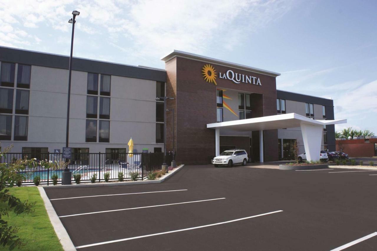 La Quinta By Wyndham Columbus Ms Hotel Exterior photo